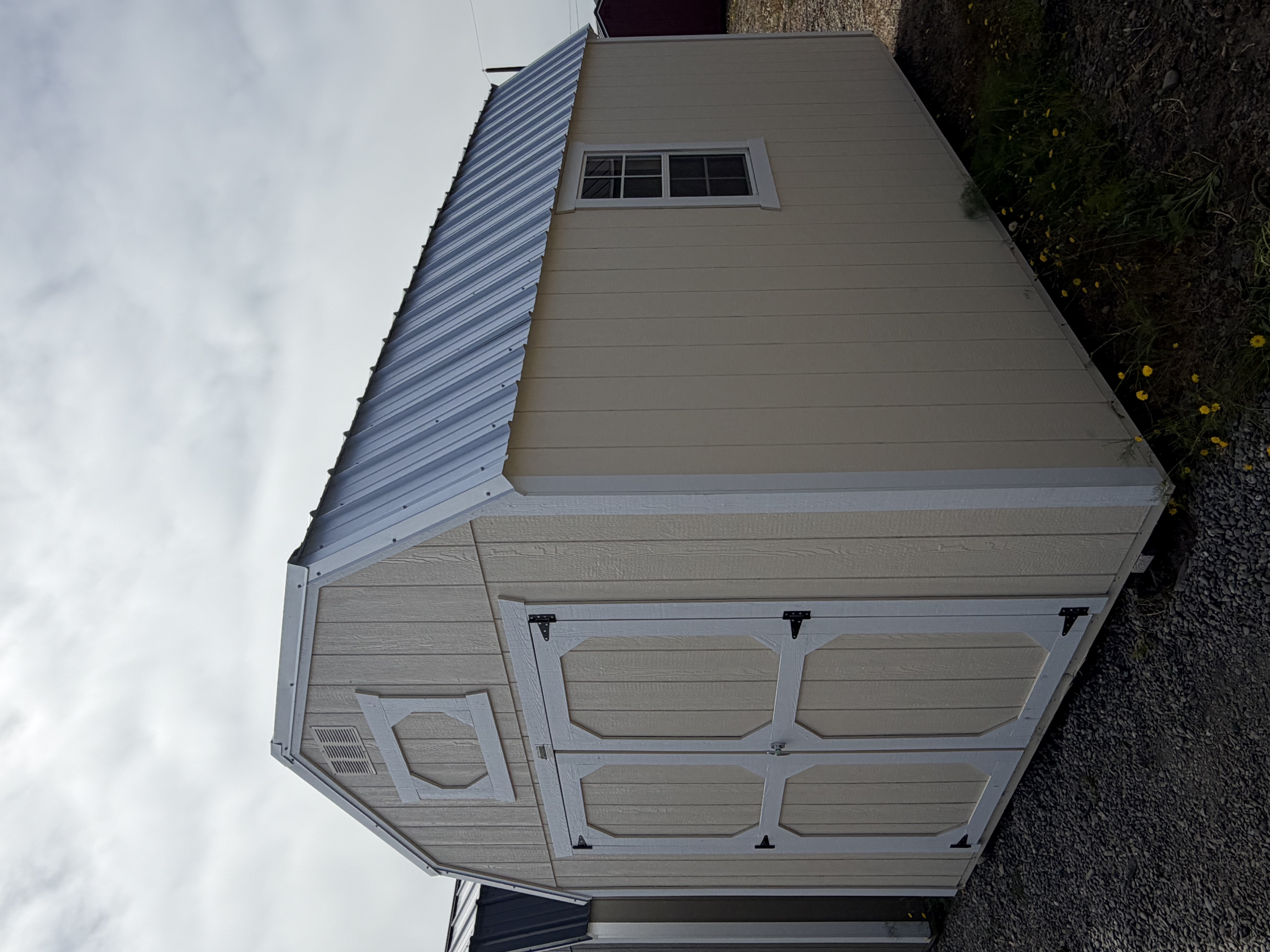 10 × 16 Lofted Barn
